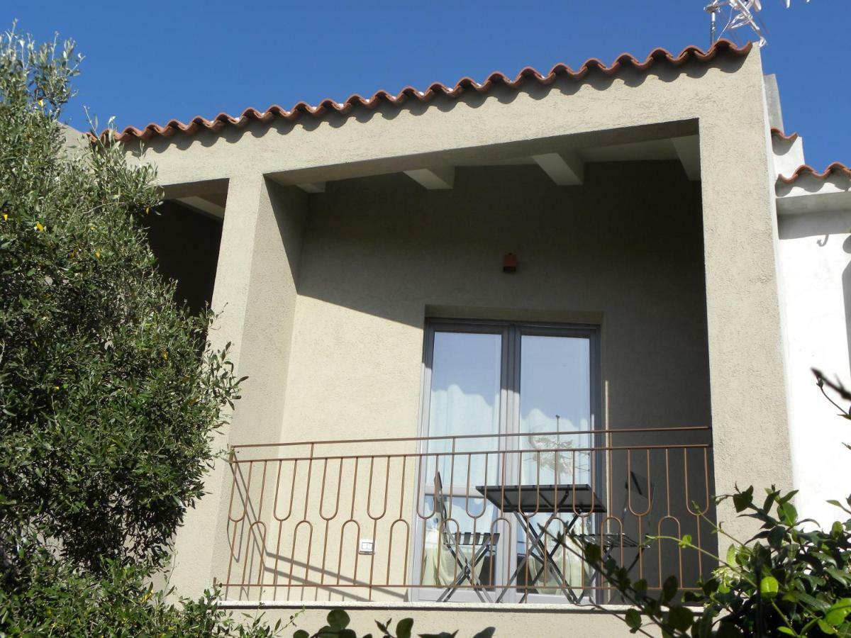Petra Sarda Apartment San Pantaleo Ngoại thất bức ảnh